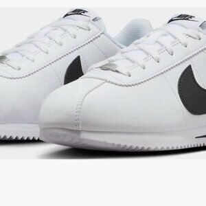 Nike Cortez Big Kids' Shoes (White/Black) GUC Size 4Y